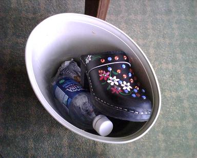 trashclog.jpg trashclog.jpg